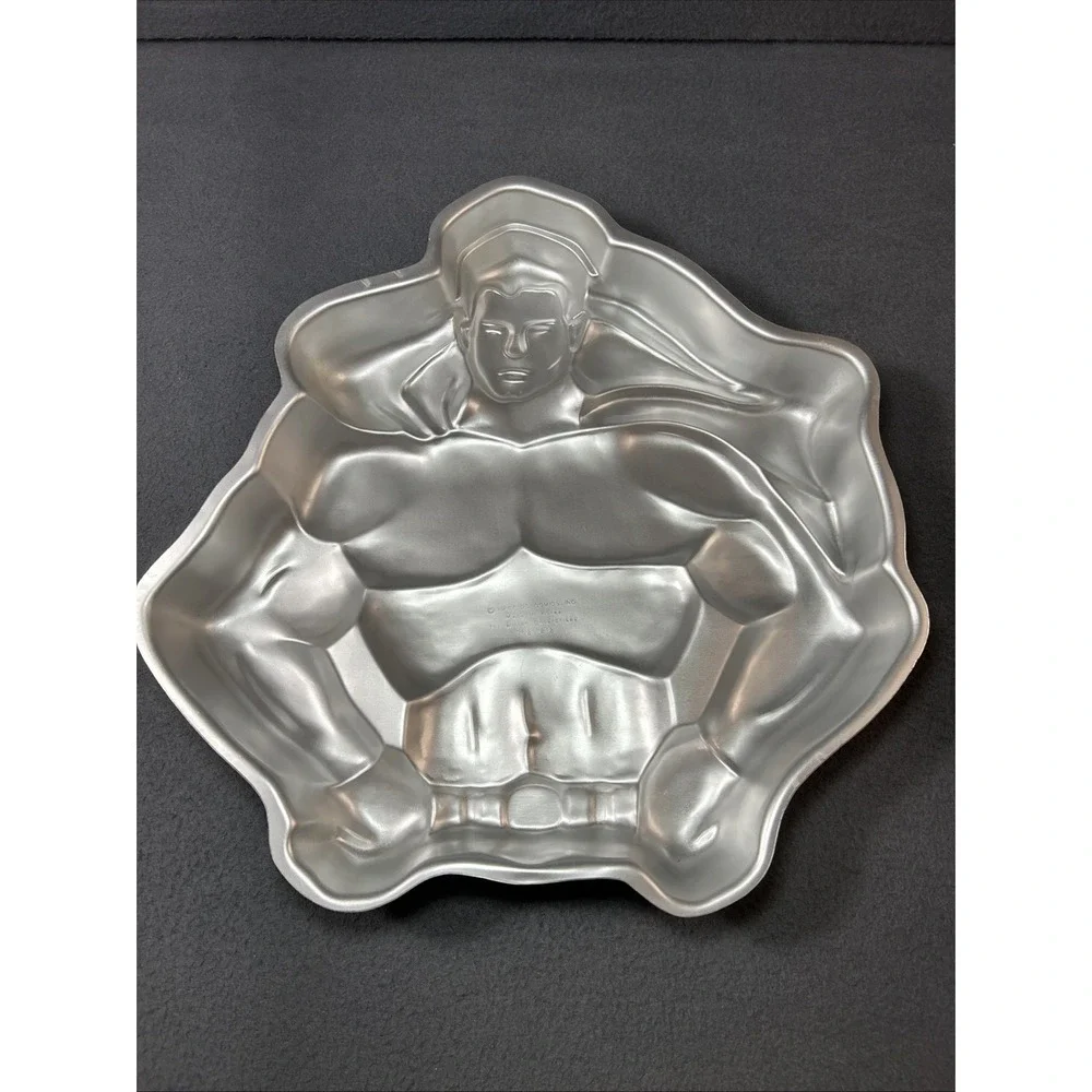 Wilton Super‎ Hero Cake Pan - 1977 Vintage DC Comics - Makes Superman Or Batman